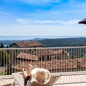 https://la-cornice-sul-garda.it-lombardy.com